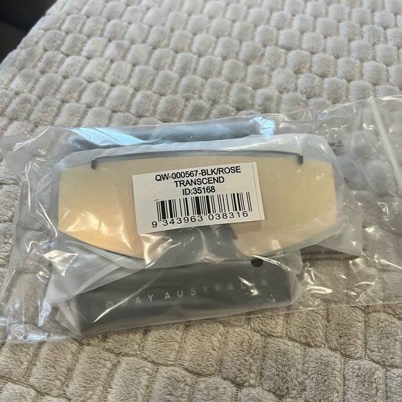 Quay Australia TRANSCEND Sunglasses - Picture 11 of 11